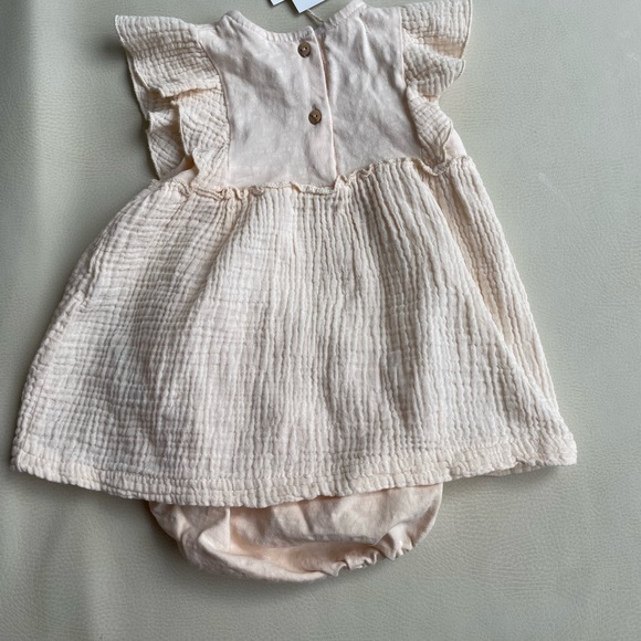 Zara Baby Dress with Bloomers 1-3 months & 3-6month - Picture 6 of 12